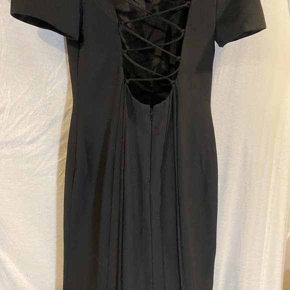 Ladies long black crepe back satin dress vintage - Picture 3 of 9
